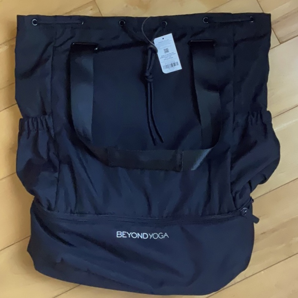 NWT Beyond Yoga Convertible Gym Bag - Black